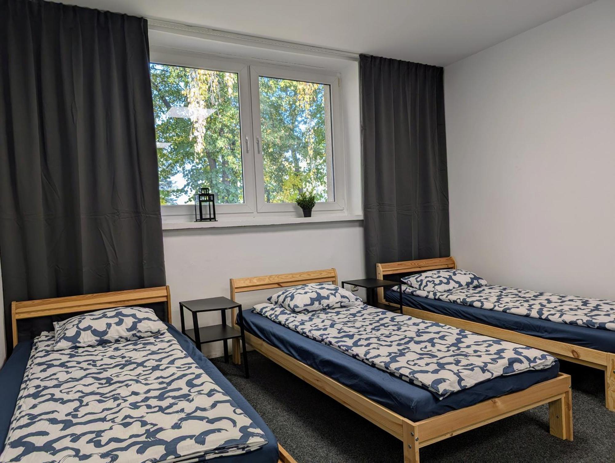 Hostel Baraczek Lotnisko Leszno Leszno  Zewnętrze zdjęcie