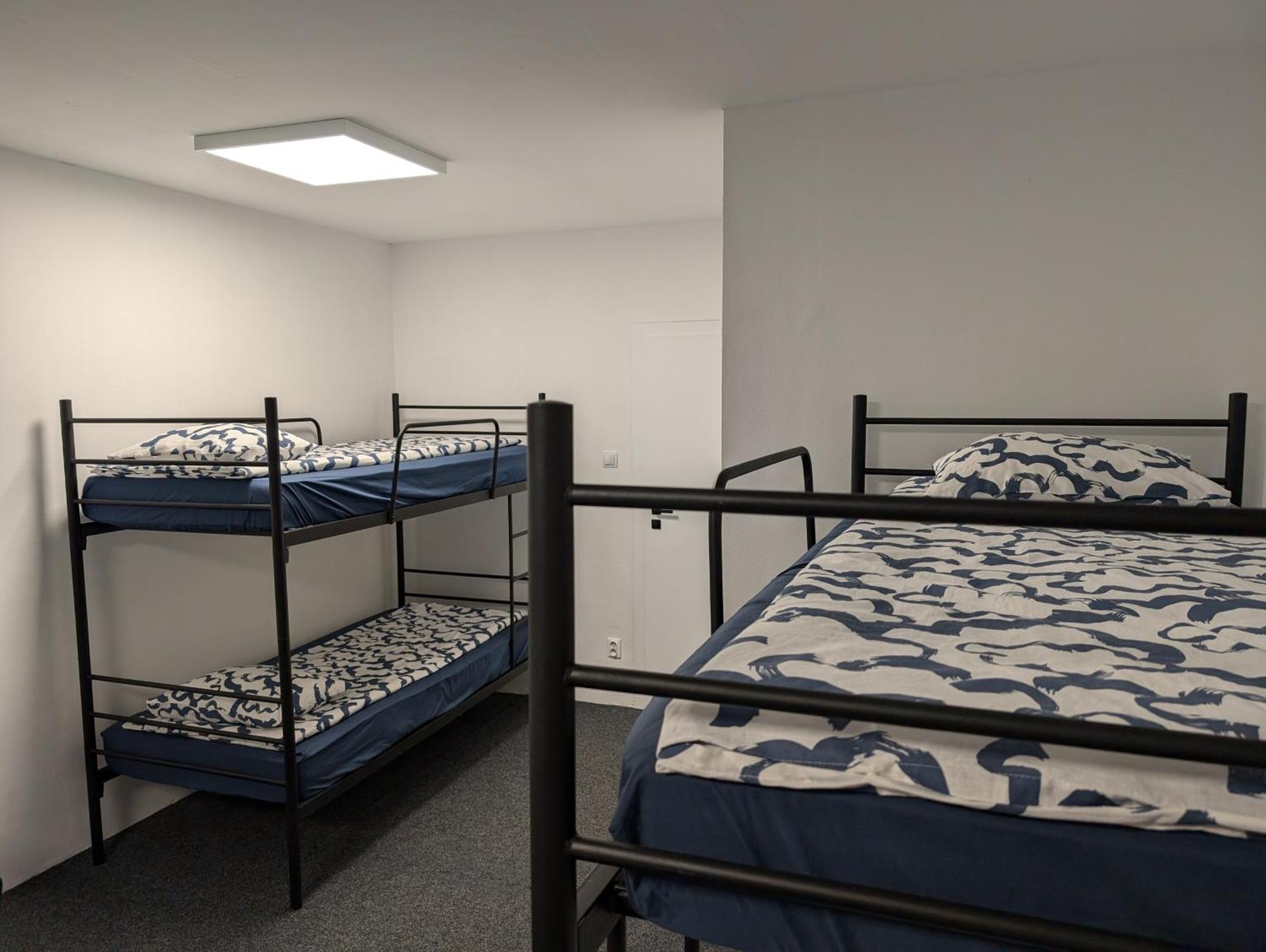 Hostel Baraczek Lotnisko Leszno Leszno  Zewnętrze zdjęcie