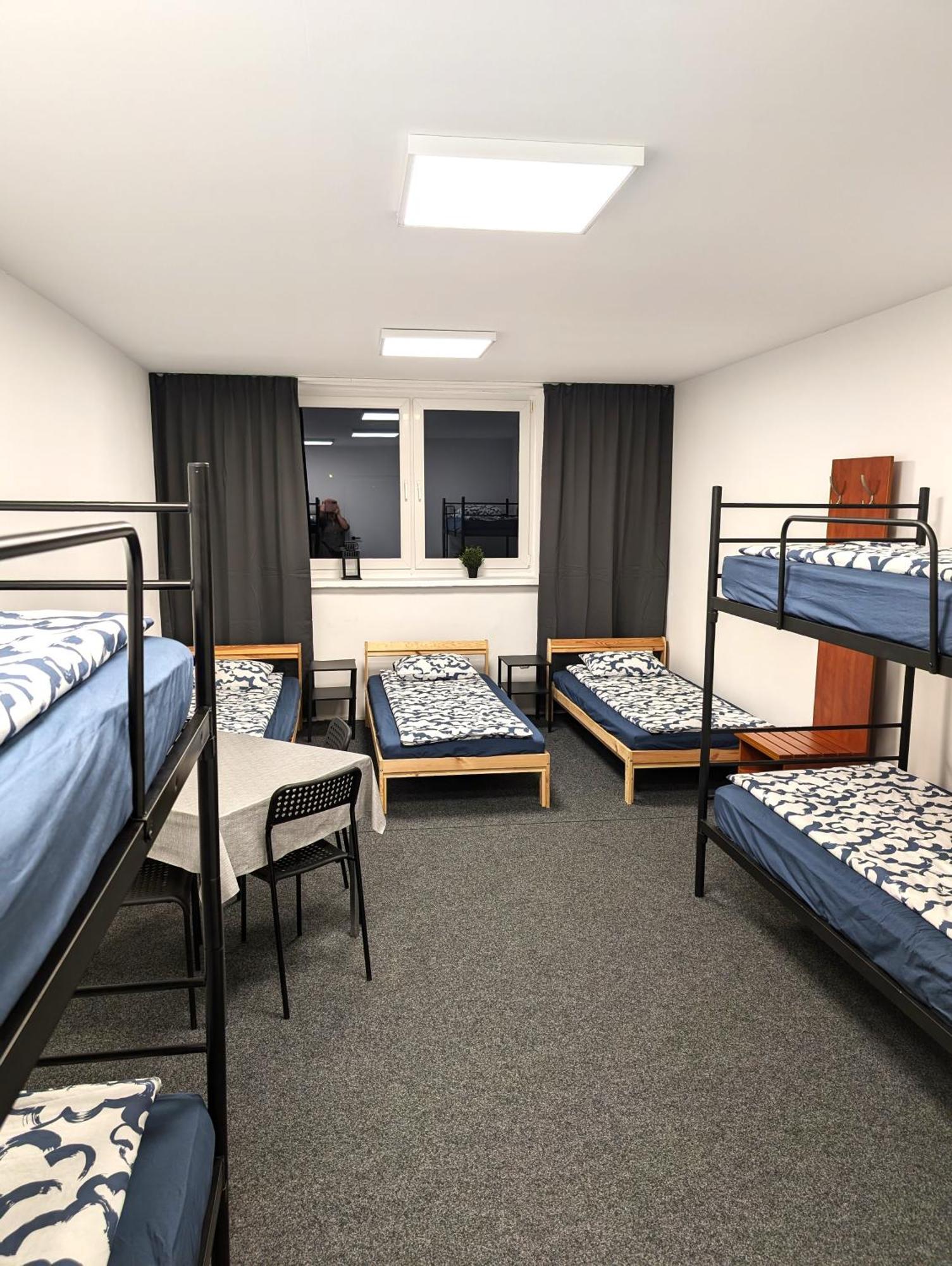 Hostel Baraczek Lotnisko Leszno Leszno  Zewnętrze zdjęcie